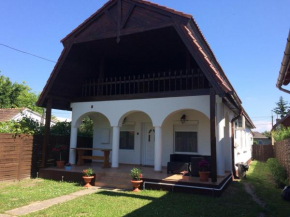 Julianna apartmanhaz, Balatonlelle